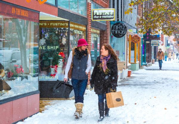Shopping in all weather. (Courtesy of Traverse City Tourism)