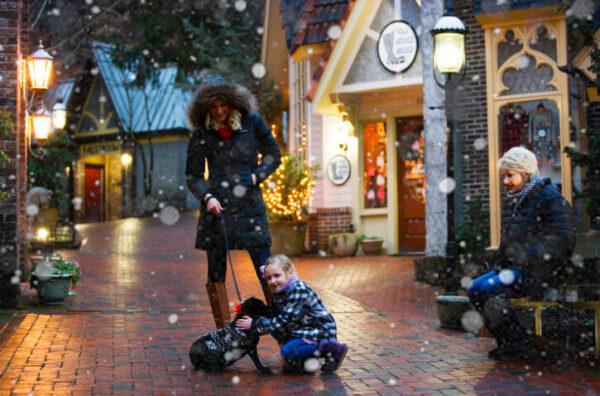 Taking in the shops and streets in Gatlinburg. (Courtesy of Gatlinburg Convention and Visitors Bureau)