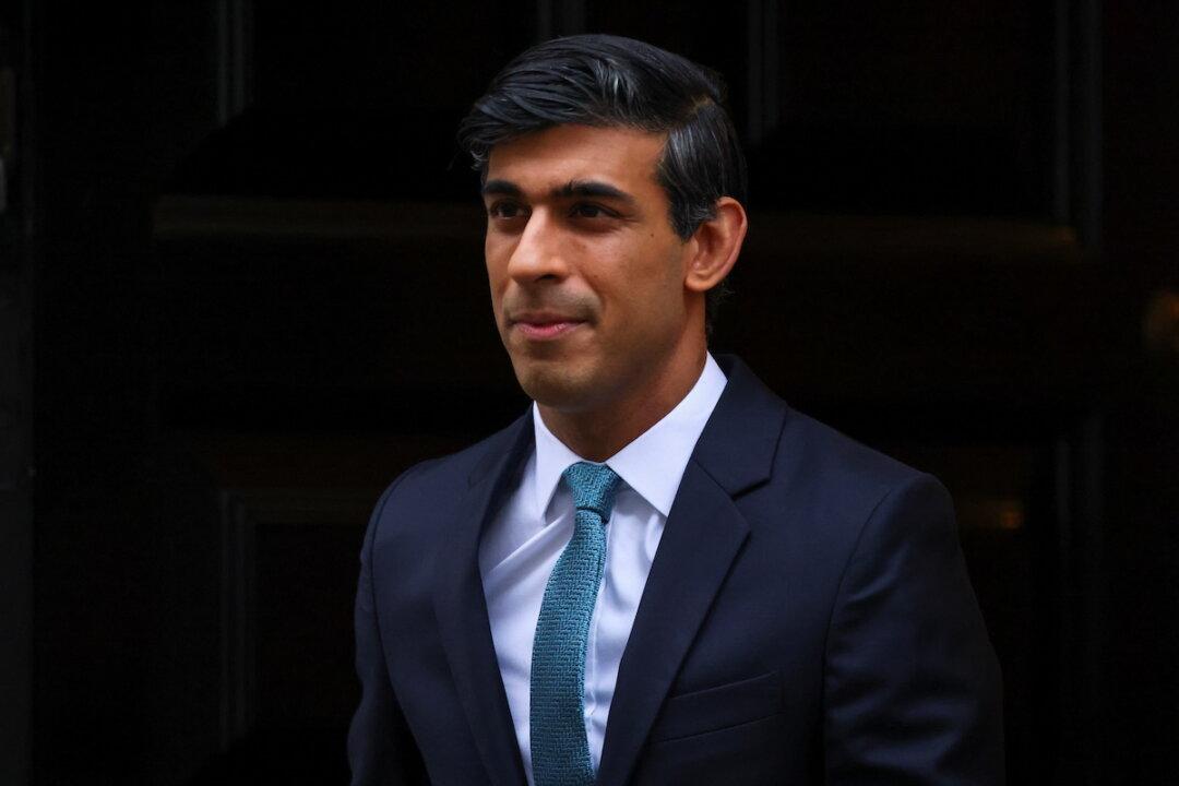 UK’s Sunak to Provide 5 Billion Pounds of Grants to Pandemic Hit Businesses in Budget