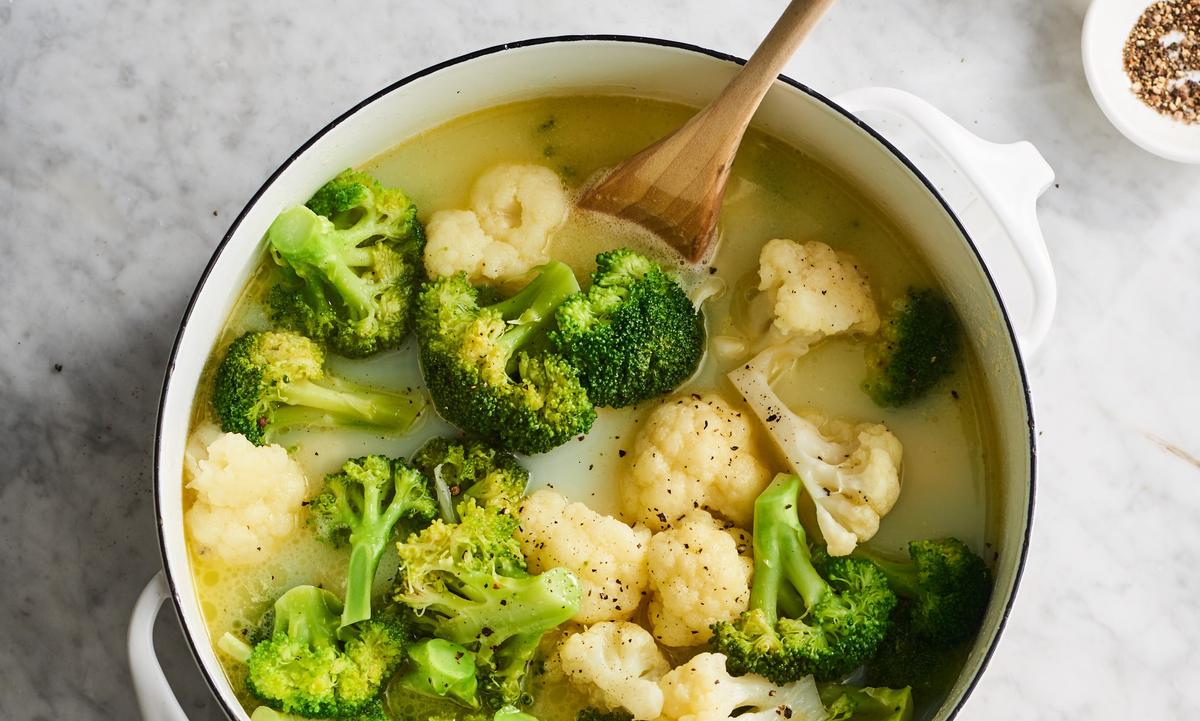 Garlicky Butter Bath Will Wake up Your Weeknight Side Dish Game