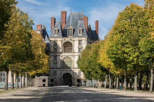 The Maintenon gate is the main entrance to the Château de Fontainebleau and where the royal court would meet before and after a hunt. (Serge Reby)