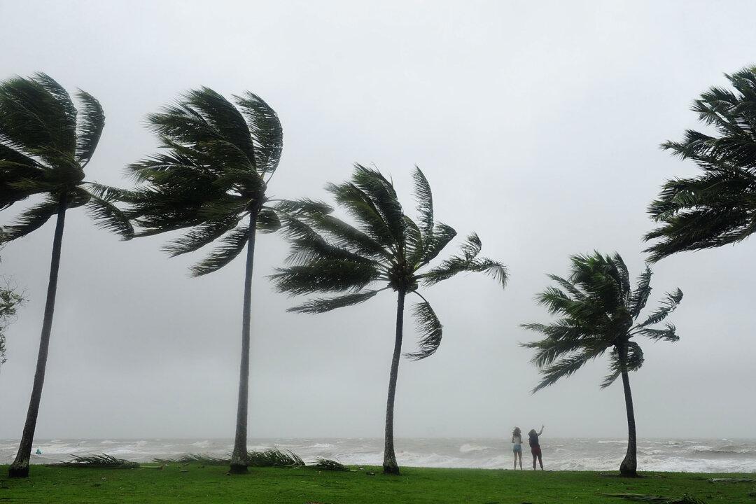 Cyclone Jasper Tracks Toward Coast as Station Evacuated