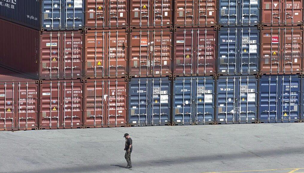 Canadian Economy Contracted 5.4 Percent in 2020, Worst Year on Record