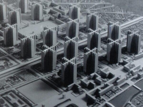 The model of the architect Le Corbusier’s 1925 plan to level the Marais district of Paris and replace it with 18 towers. (SiefkinDR/CC BY-SA 4.0)