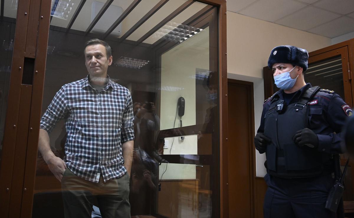 US Imposes Sanctions on Russia Over Navalny Poisoning