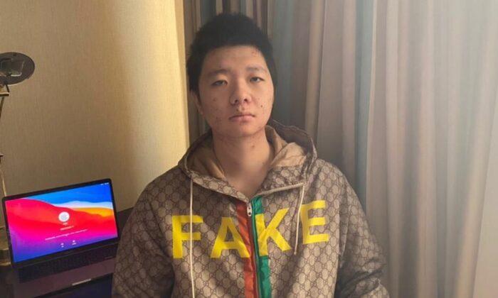 19-Year-Old Chinese Dissident Held in Dubai Fears Deportation Back to China