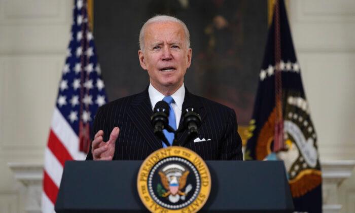 Biden, Senate Democrats Strike Deal on Stimulus Check Thresholds, Unemployment Boost