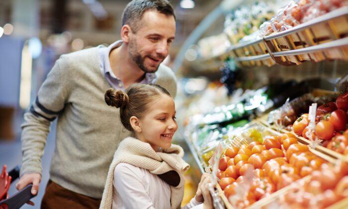 Tips To Bring Fewer Chemicals Home From the Grocery Store