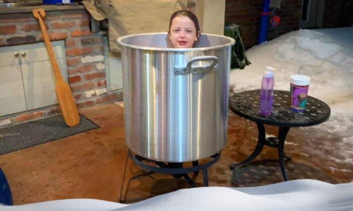 Louisiana Mom Melts Snow in Pot With Propane Torch to Bathe Her 5 Kids When Family Loses Water