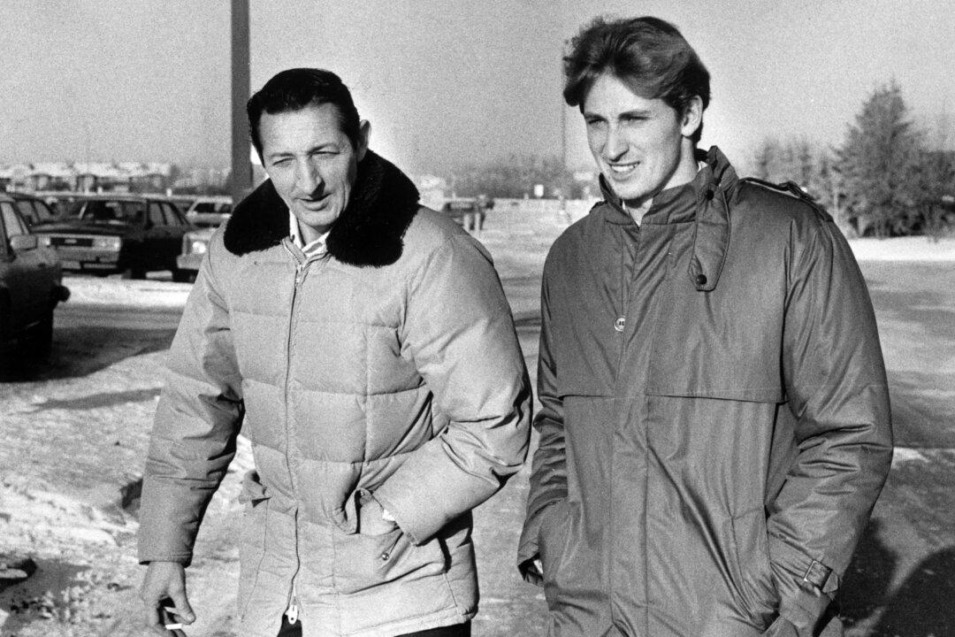 OPP Inspector Arrested for Selling Wayne Gretzky Hockey Stick Files $6.3 Million Lawsuit