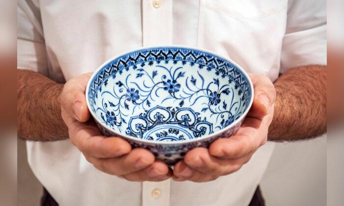 Yard Sale Shopper Pays $35 for China Bowl That Turns Out to Be Artifact Worth up to $500,000