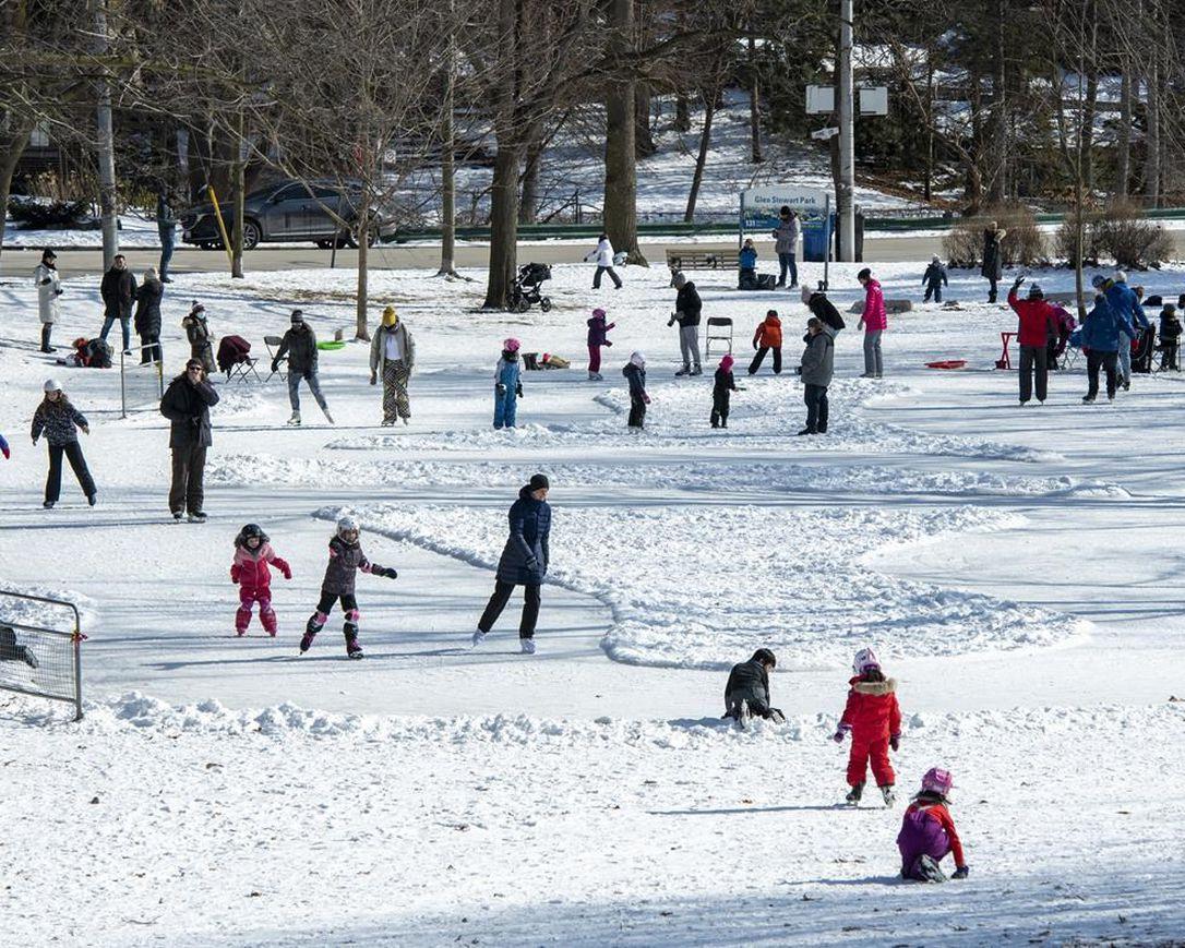 Restrictions Easing in Some Provinces as U.S. Issues Advice to Those Fully Vaccinated