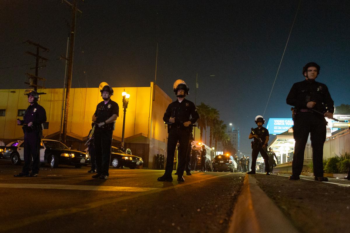Los Angeles Police Attacked With ‘Rocks,’ ‘Bottles,’ and ‘Smoke Bombs’ While Trying to Clear Out Homeless Camp