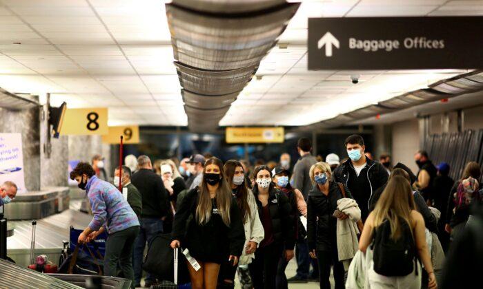 US Doubles Fines for Violators of Mask Mandate at Airports, on Trains