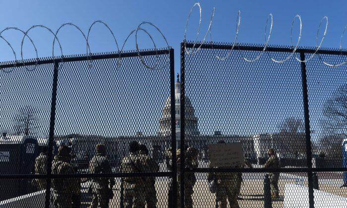 Congressman Proposes Sending Troops Stationed at the Capitol to the Southern Border