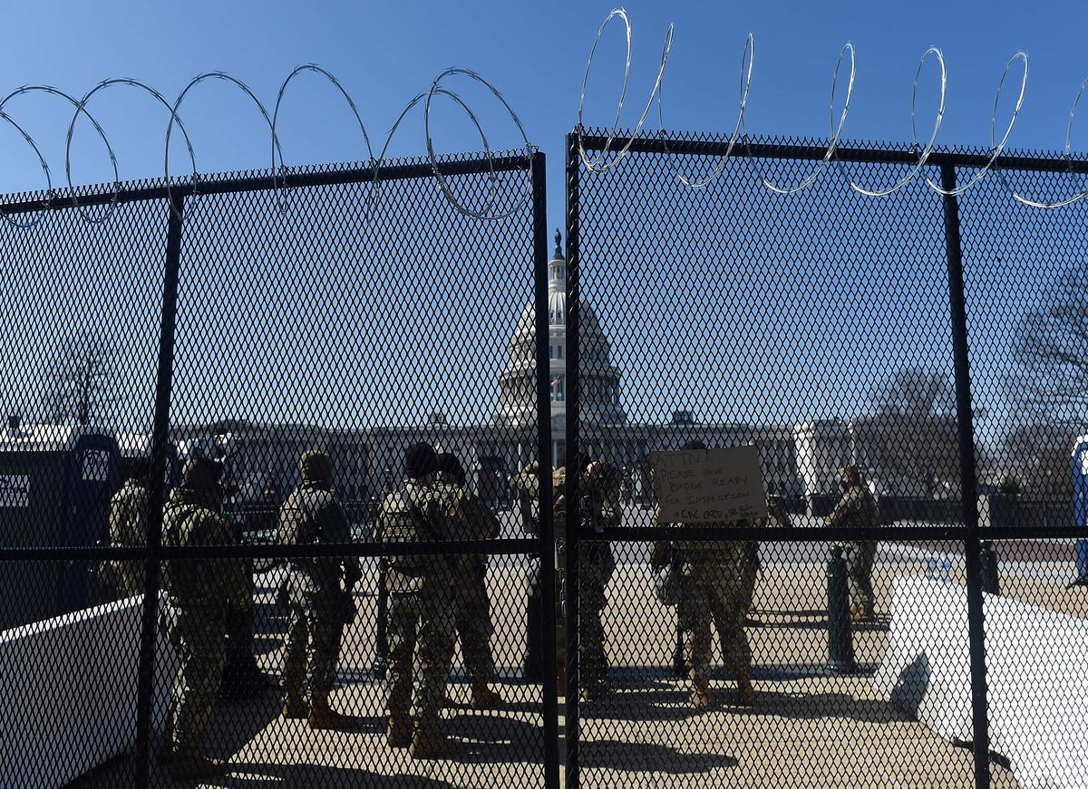 Congressman Proposes Sending Troops Stationed at the Capitol to the Southern Border