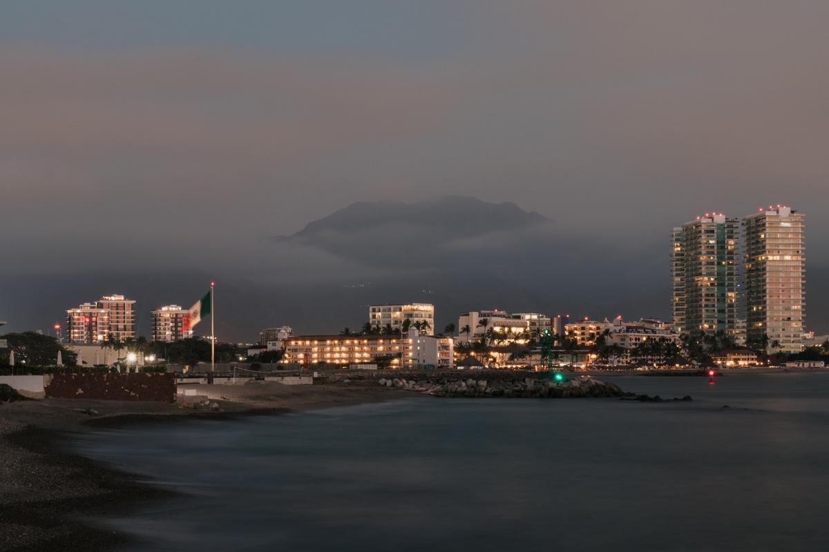 Puerto Vallarta is located on the Bay of Flags (Bahía de Banderas) along Mexico's Pacific coast. (Dennis Lennox)