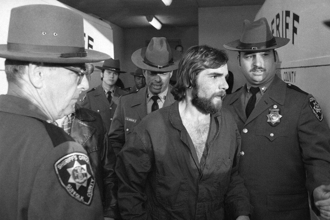 DeFeo, Convicted Killer in ‘Amityville Horror’ Case, Dies