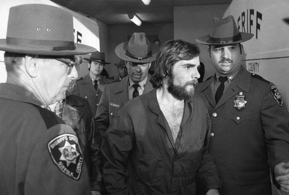 DeFeo, Convicted Killer in ‘Amityville Horror’ Case, Dies