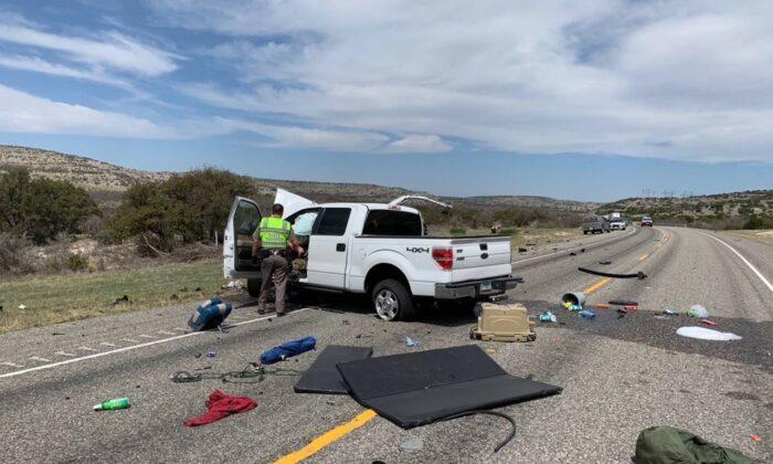 Head-On Crash Leaves 8 Illegal Immigrants Dead in Texas Near Border: Officials