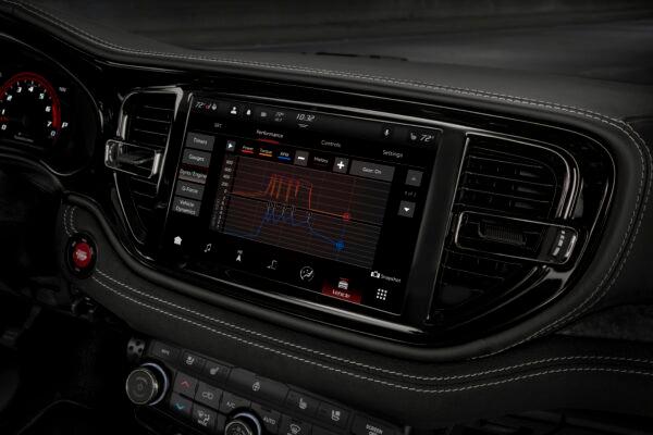 10.1-inch touchscreen. (Courtesy of Stellantis Media)