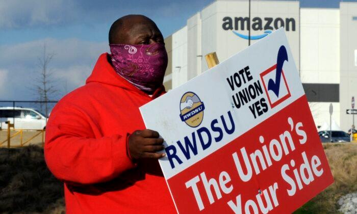 Amazon Unionization ‘Trench Warfare,’ Difficult in US System: Expert
