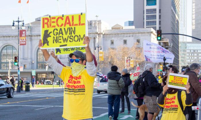 Newsom Recall Effort Tops 2.1 Million Signatures by Deadline