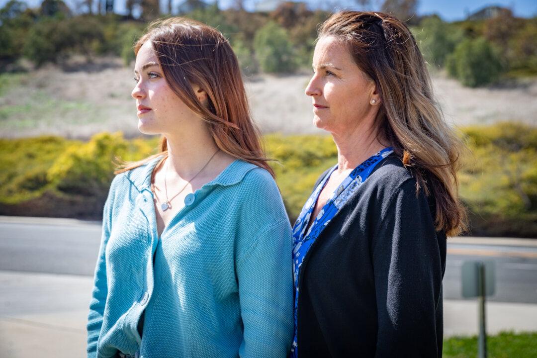 National Anthem Singers Silenced by COVID-19 Guidelines as Athletes Play