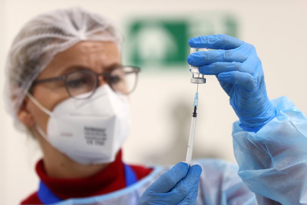Nurse Gave 8,600 People COVID-19 Vaccines Filled With Saline: German Officials