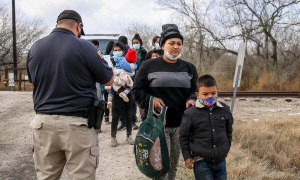 Border Patrol agents apprehend about two dozen illegal immigrants in Penitas, Texas, on March 11. 2021. (Charlotte Cuthbertson/The Epoch Times)