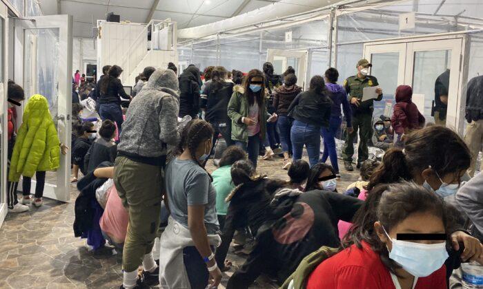 More Than 16,500 Unaccompanied Minors in CBP, HHS Custody