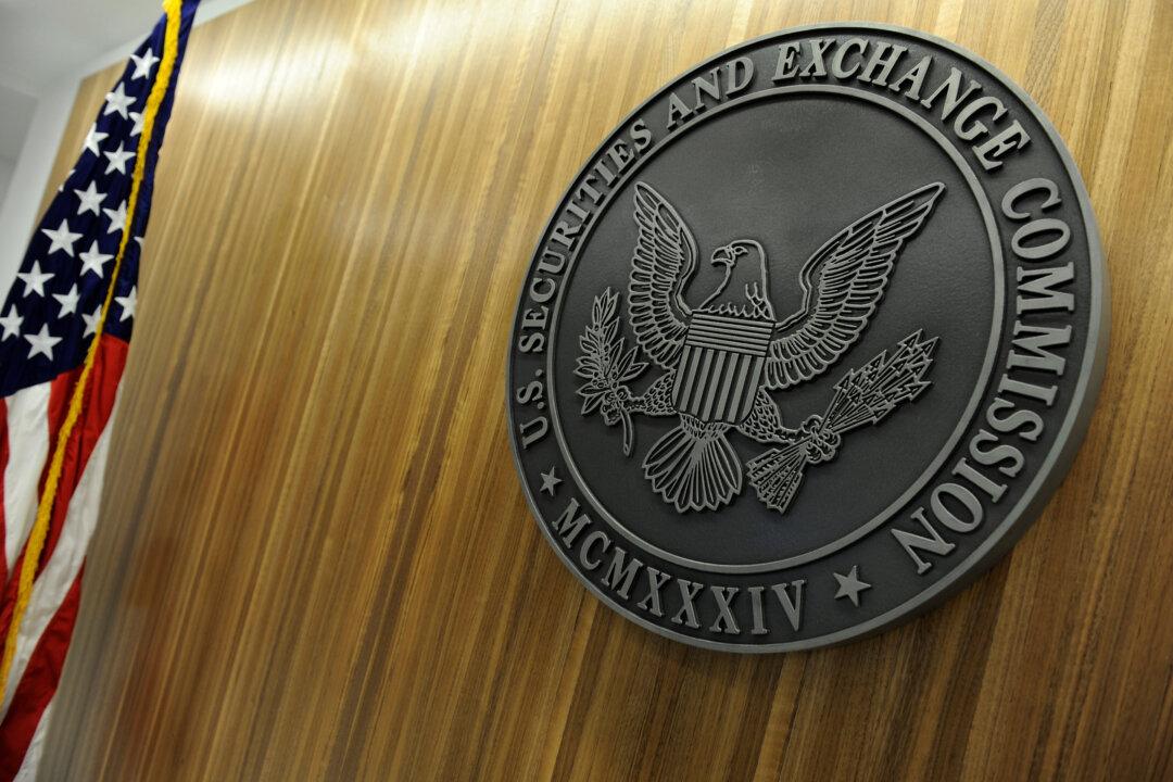 US SEC Begins Rollout of Law Aimed at Delisting Chinese Firms