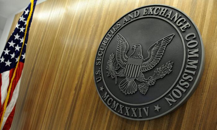 US SEC Begins Rollout of Law Aimed at Delisting Chinese Firms