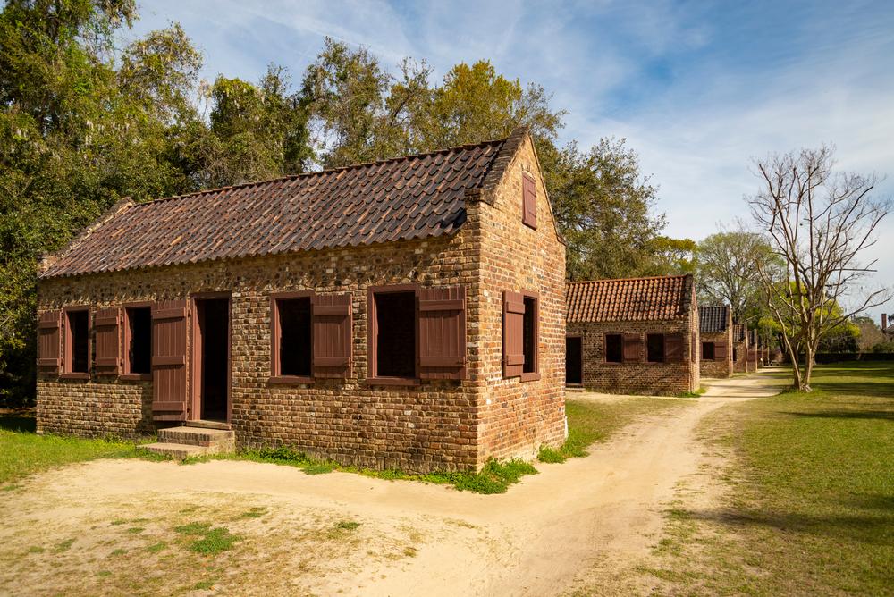 Slave quarters at Boone Hall Plantation. (Enrico Della Pietra/Shutterstock)