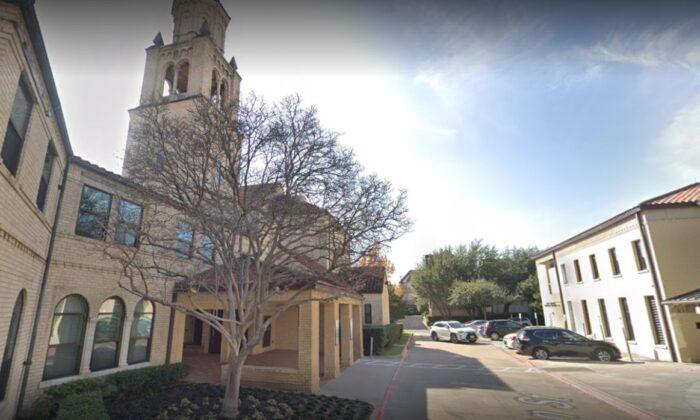 Pregnant Mom Escorted by Police From Dallas Church for Not Wearing Mask, Gets Trespass Warning