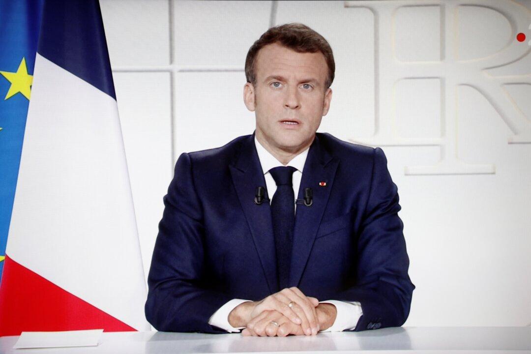 Macron Orders COVID-19 Lockdown Across All of France, Closes Schools
