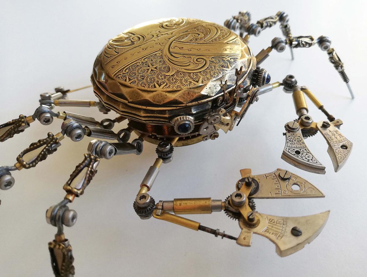 A steampunk crab (Caters News)