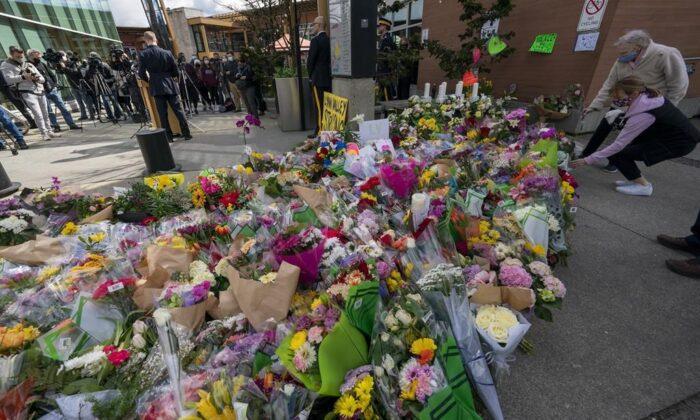 North Vancouver Residents to Hold Drive-Thru Vigil After Stabbings at Library