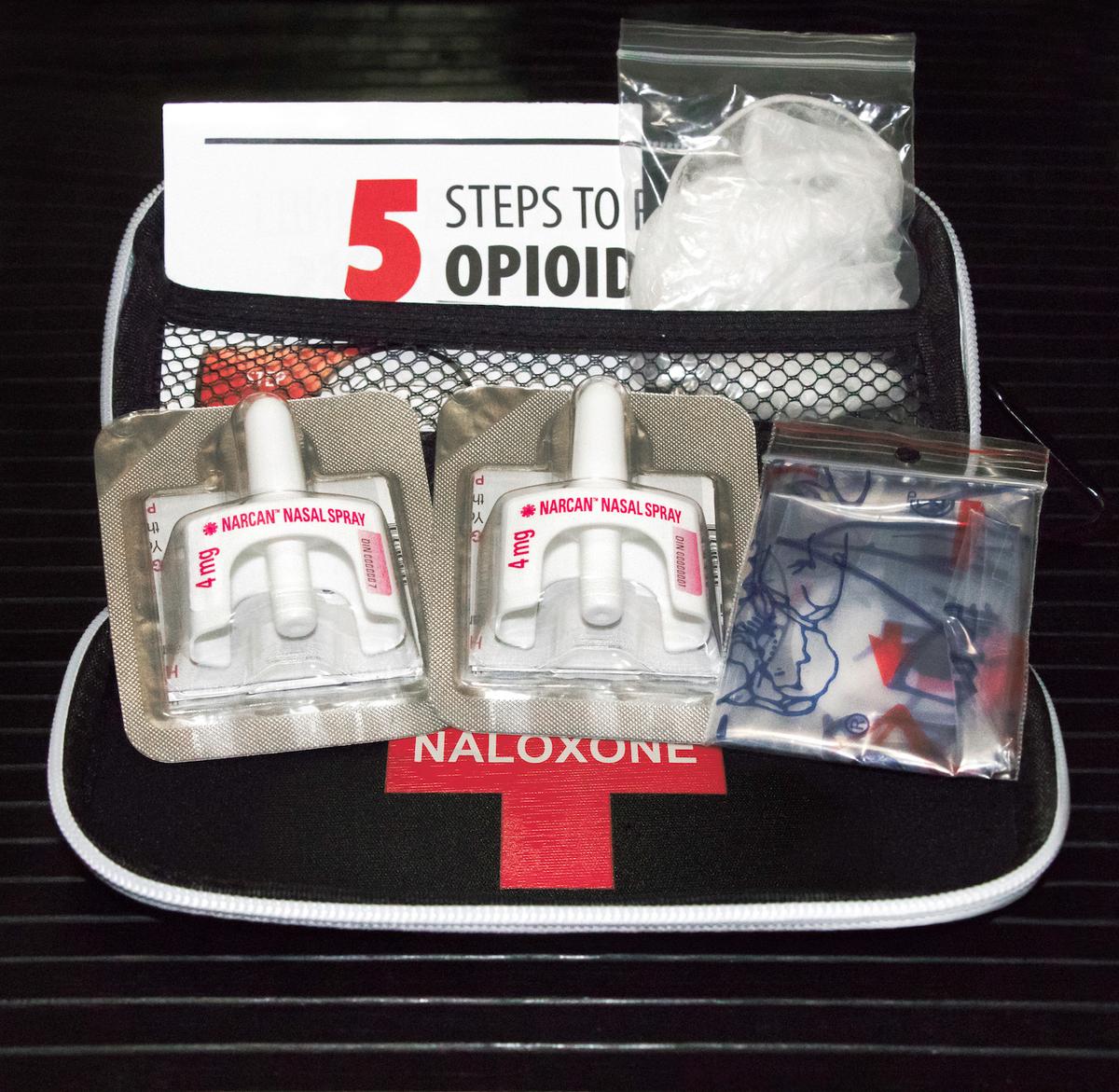 Naloxone kit with nasal delivery method of Narcan (Illustration - New2me86/Shutterstock)