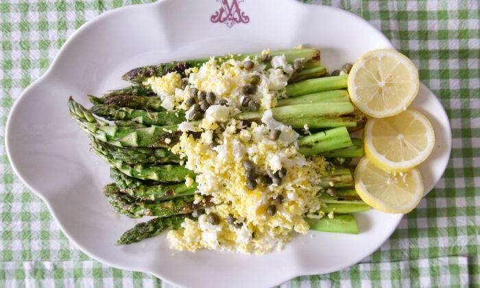 Pan-Fried Asparagus With Hard-Boiled Eggs and Capers