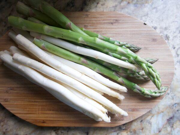 Asparagus is at its best in the springtime—fresh, tender, and sweet. (Victoria de la Maza)