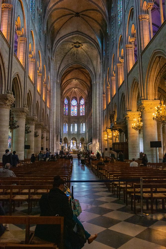 The nave consists of an arcade at the bottom, then a triforium (an interior gallery), and up high is a clerestory, which allows light to enter the church. (Pit Stock/Shutterstock)