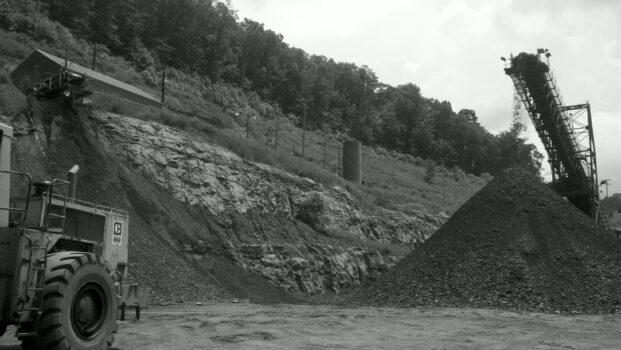 An active coal temple in Pike County, Ky., on Aug. 10, 2011. (Chris Musgrave)