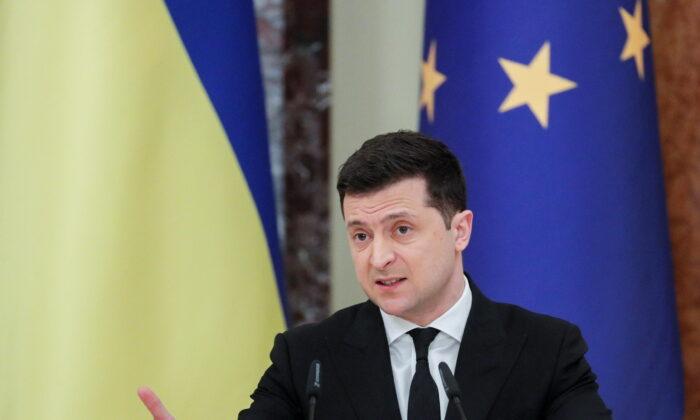 Ukraine Calls for Path Into NATO After Russia Masses Troops