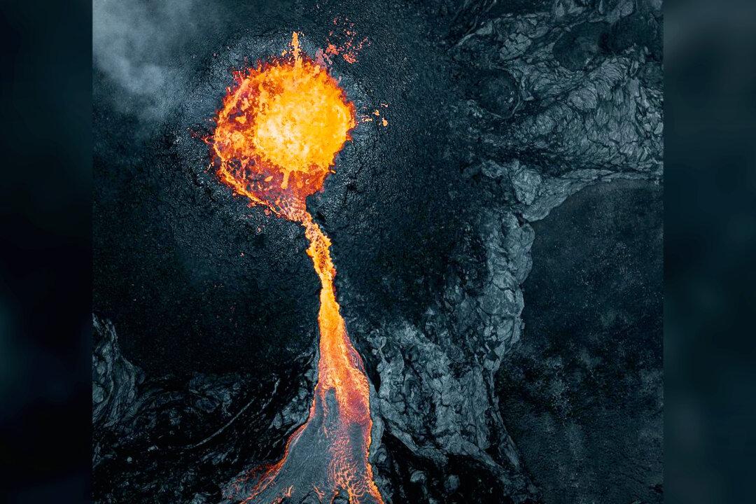 Drone Photographer Snaps ‘Terrifying’ Images of Icelandic Volcano Erupting for First Time in 6,000 Years