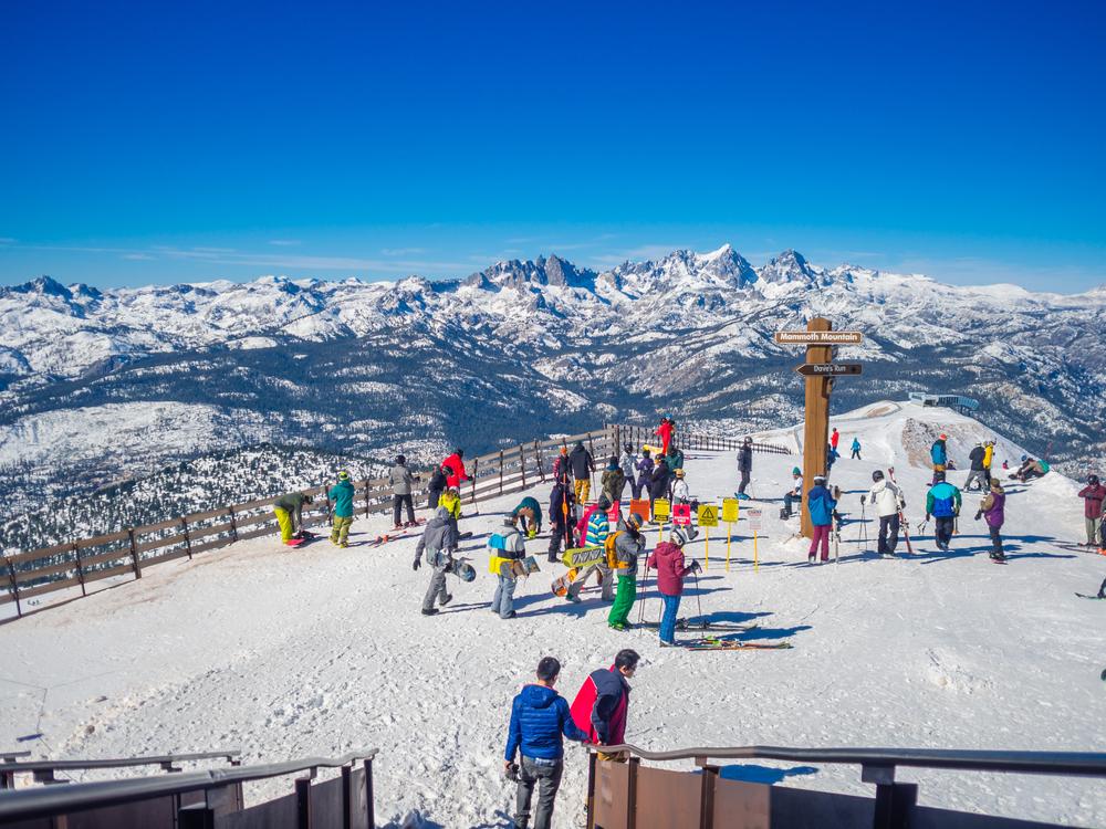 Mammoth has some great slopes for beginners. (jannoon028/Shutterstock)