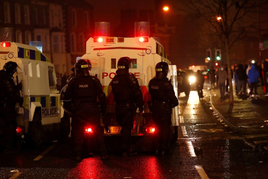 Northern Irish Leaders Set Aside Bickering to Urge End to Violence