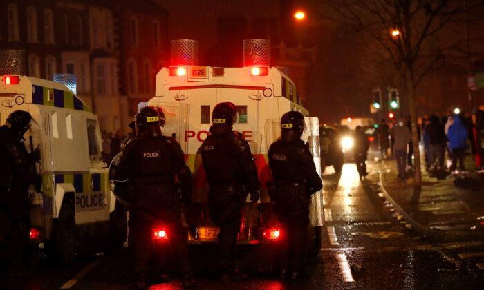 Northern Irish Leaders Set Aside Bickering to Urge End to Violence