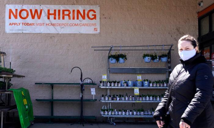 US Jobless Claims up to 744,000 as Virus Still Forces Layoffs