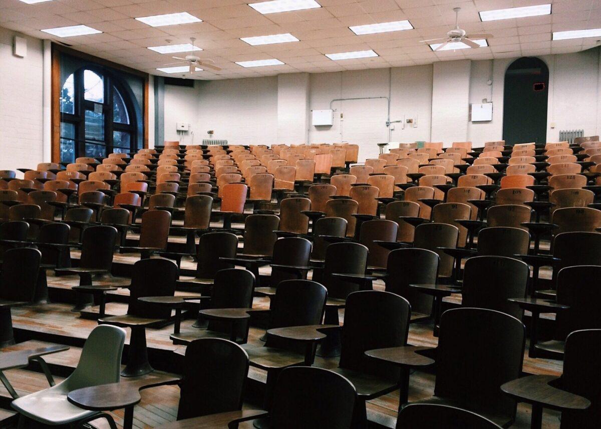 Stock image showing a college lecture hall. (Pixabay)
